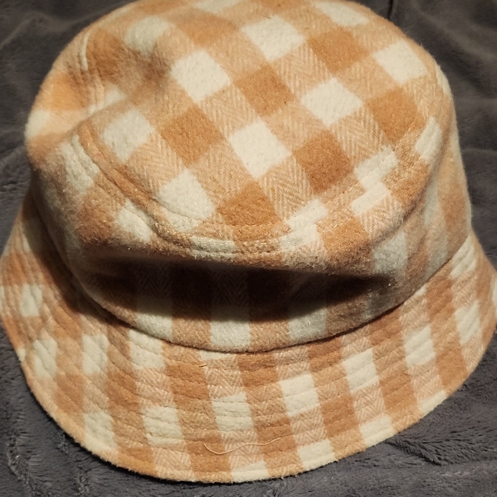Plaid Bucket Hat in Tan and Cream